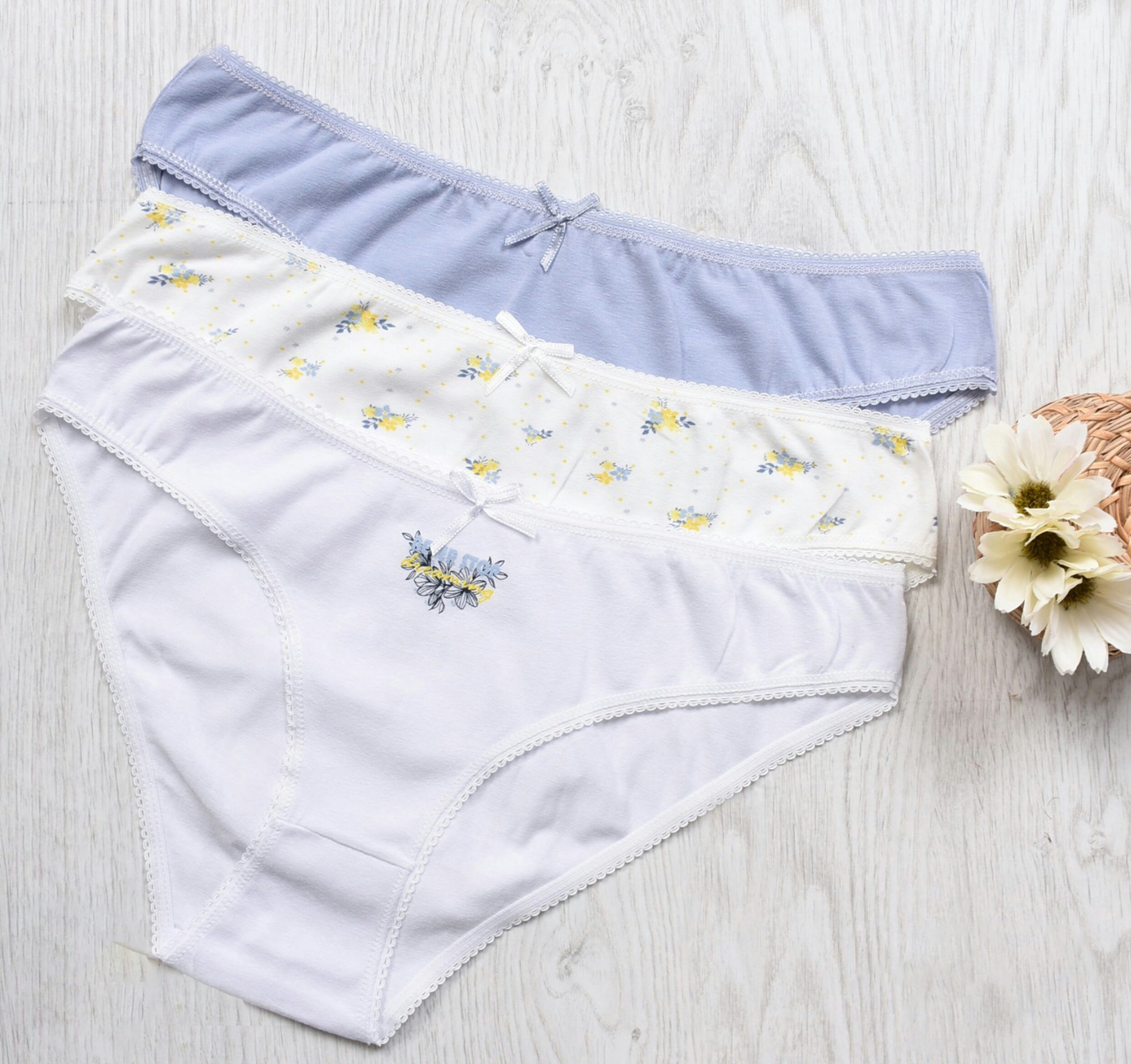 Τι σημαίνει αν βλέπεις λεκέδες στα εσώρουχά σου