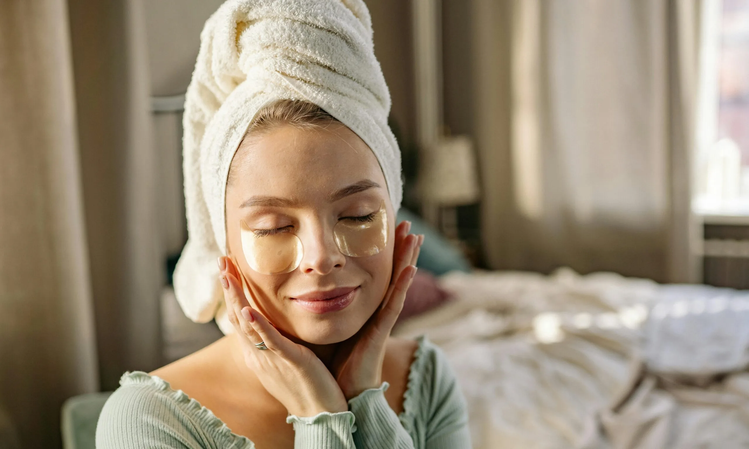 Τα 3 skincare μυστικά που θα σε κάνουν να δείχνεις πιο ξεκούραστη - κι ας μην είσαι