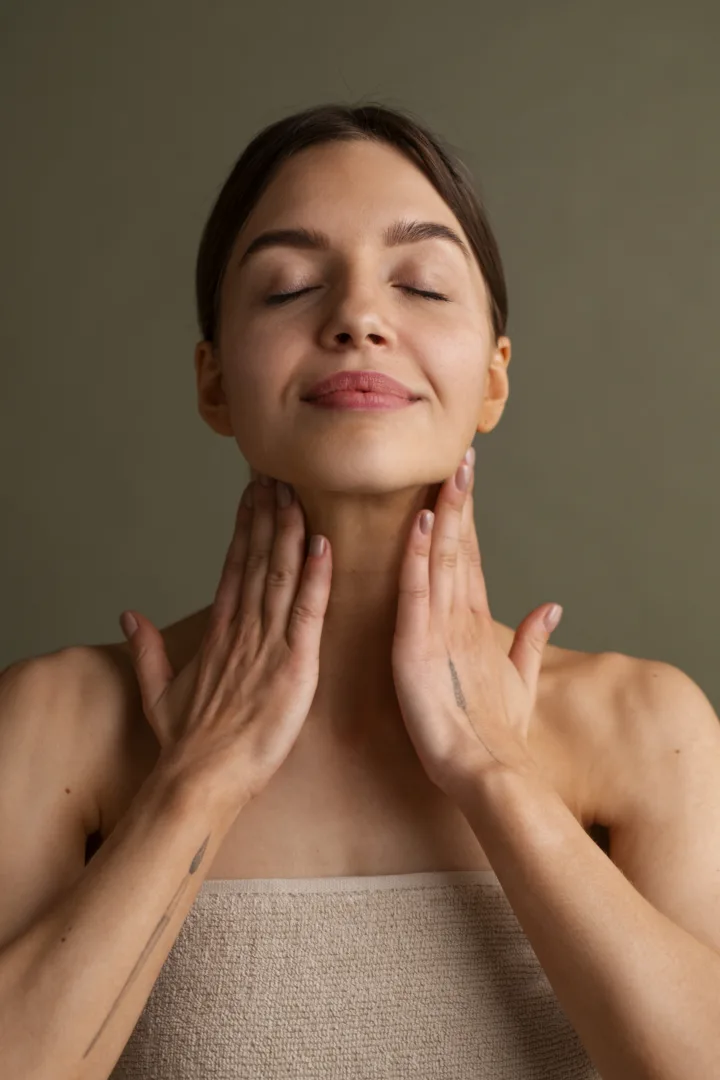 Face yoga: Η φυσική άσκηση που αναζωογονεί το πρόσωπό σου