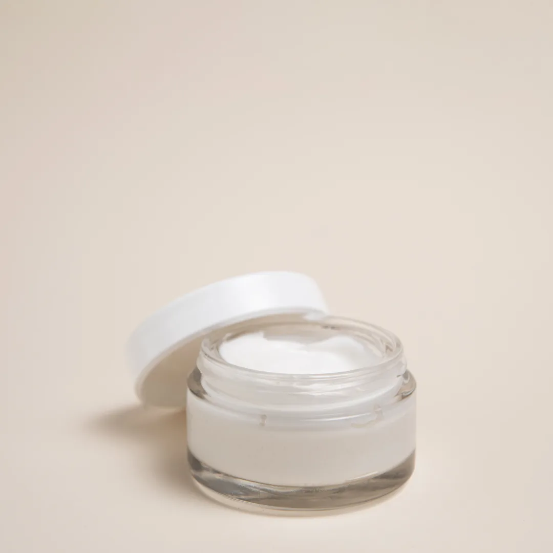 Τα 3 skincare μυστικά που θα σε κάνουν να δείχνεις πιο ξεκούραστη - κι ας μην είσαι