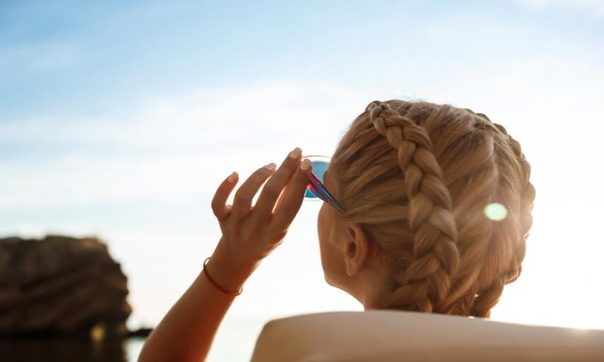 Hair goals: Οι πιο μοντέρνες κοτσίδες για το ανέμελο look της παραλίας