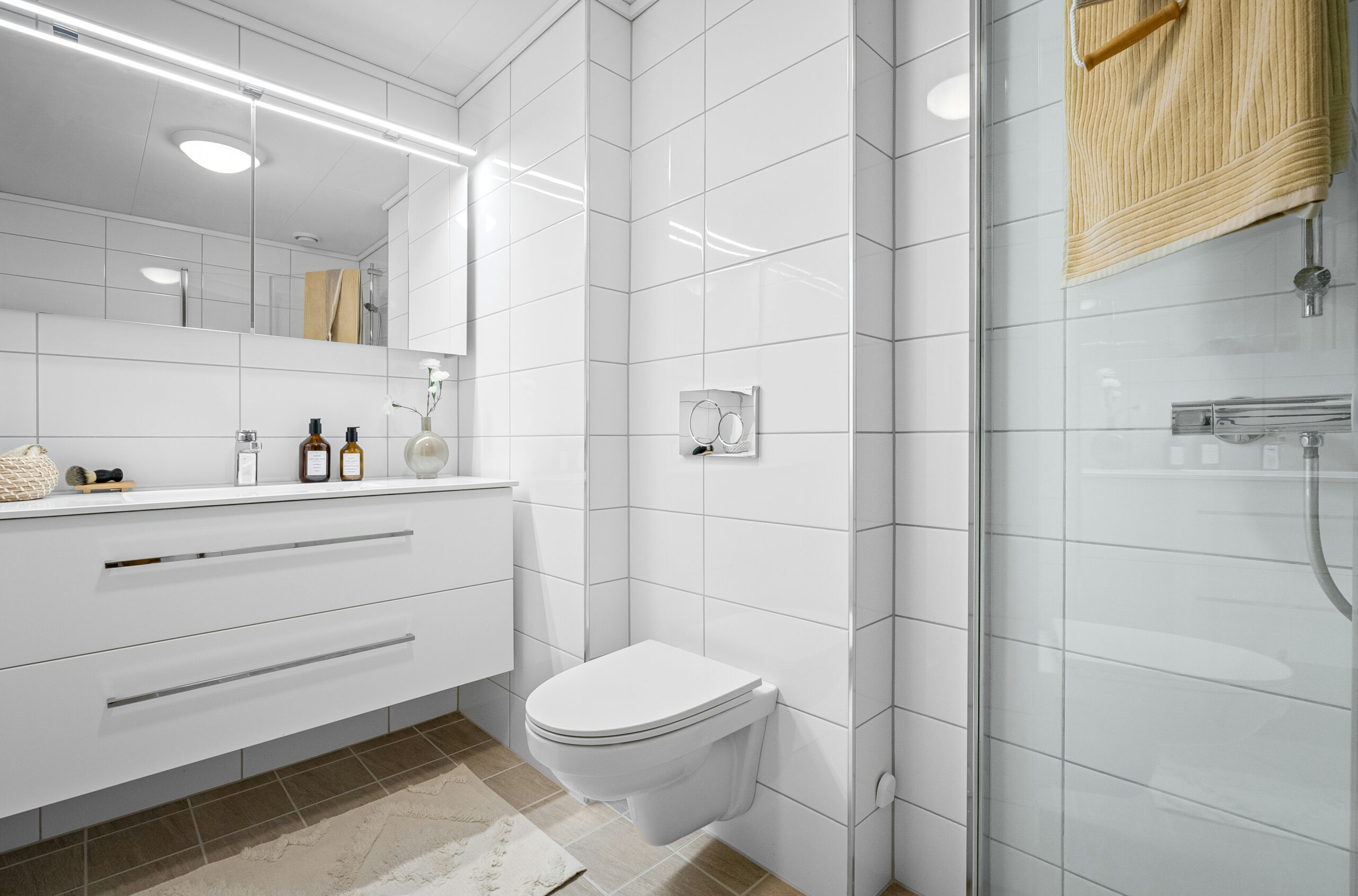 Η κρυφή βρωμιά και η μούχλα που κρύβονται στη λεκάνη της τουαλέτας σου – Πώς θα την καθαρίσεις