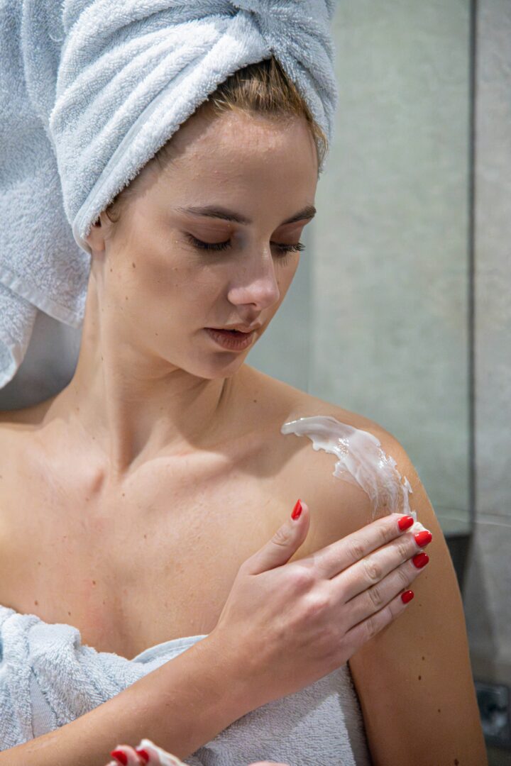 Τι θα συμβεί στο δέρμα του προσώπου σου αν χρησιμοποιείς ληγμένη ενυδατική