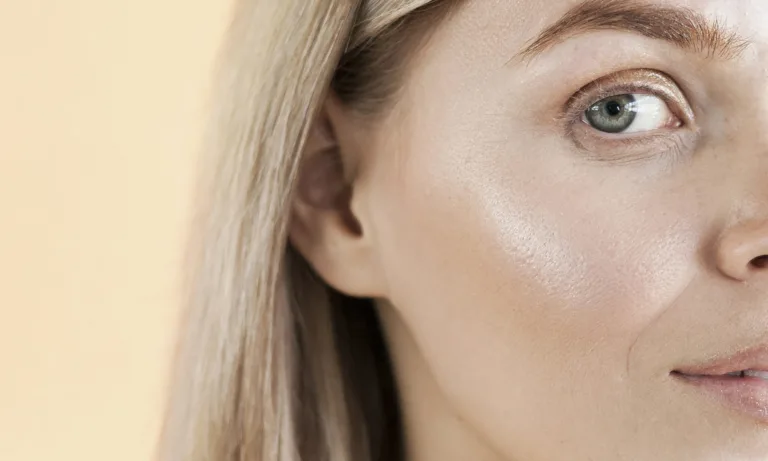 Δεν είναι το πορτοκάλι: Οι 4 τροφές που είναι πλούσιες σε βιταμίνη C και μειώνουν τις λεπτές γραμμές