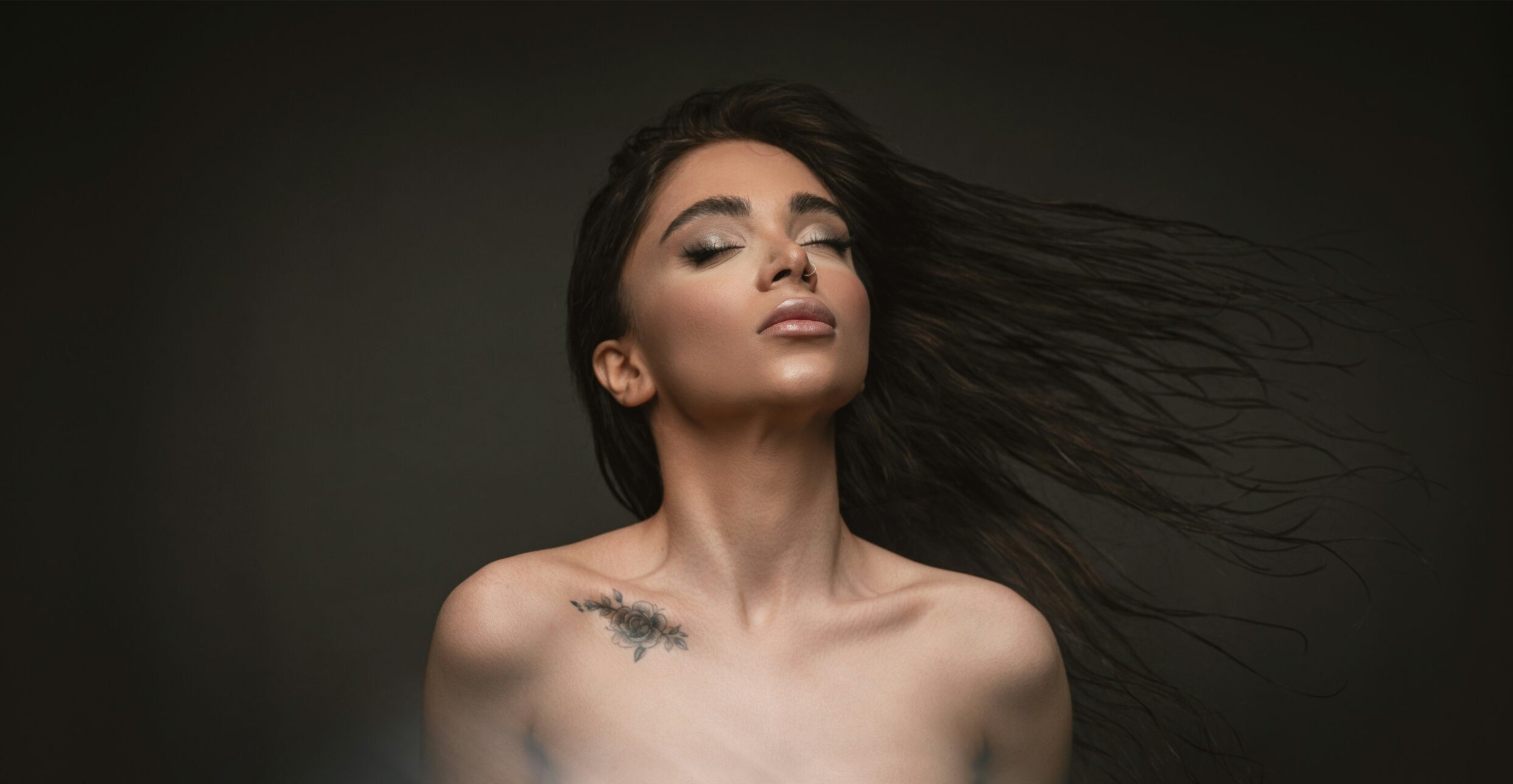 Τα 5 λάθη που πρέπει να αποφεύγεις όταν χρησιμοποιείς λάδι μαλλιών