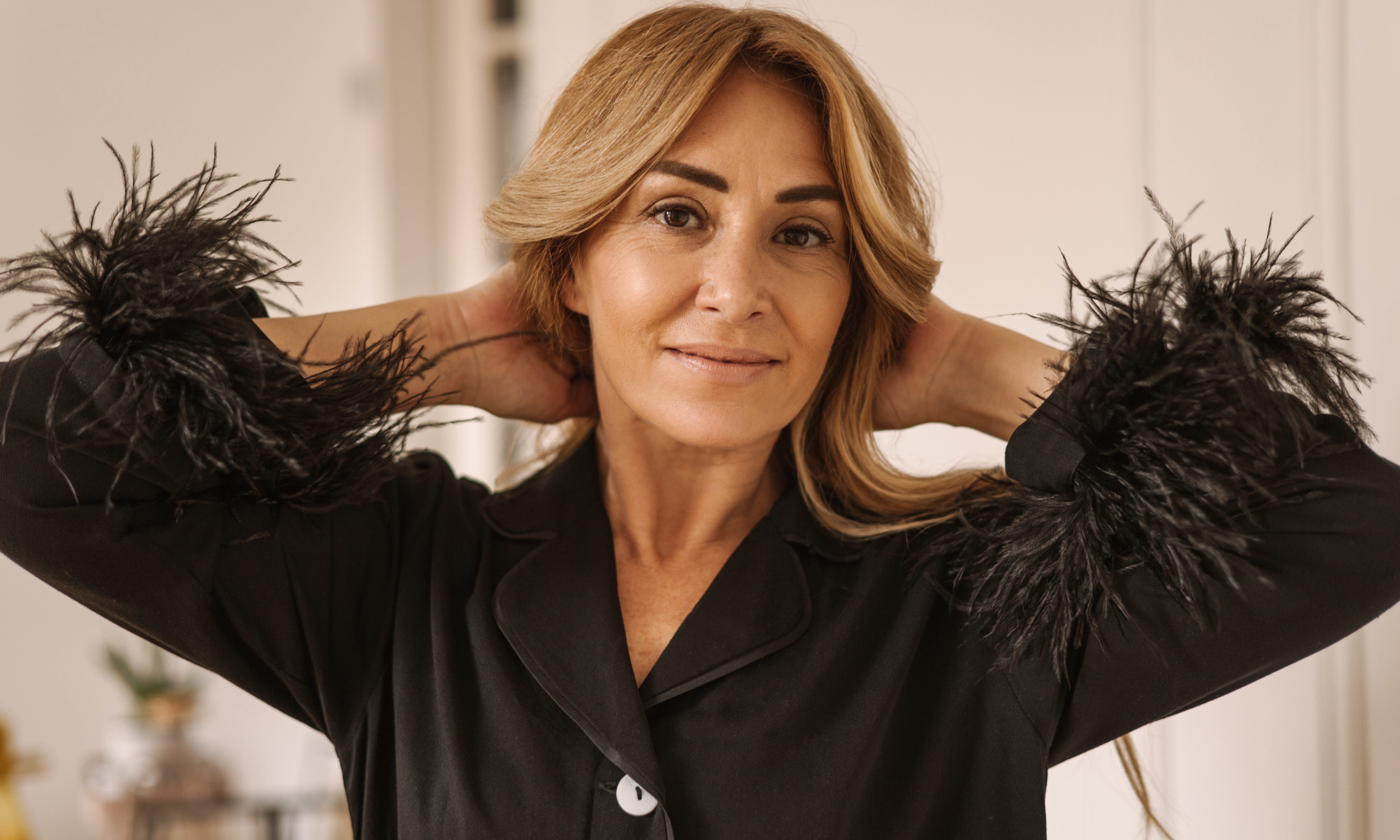 Χημικός αποκαλύπτει: Είσαι άνω των 50; – Κάνε αυτό κάθε βράδυ για να μακρύνουν γρήγορα τα μαλλιά σου