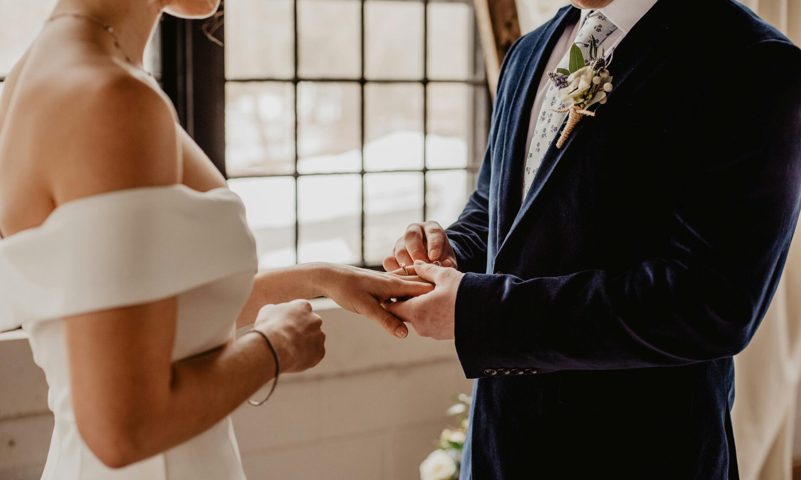 Τα μυστικά που ξέρουν όλες οι γυναίκες που βρίσκονται σε έναν ευτυχισμένο γάμο