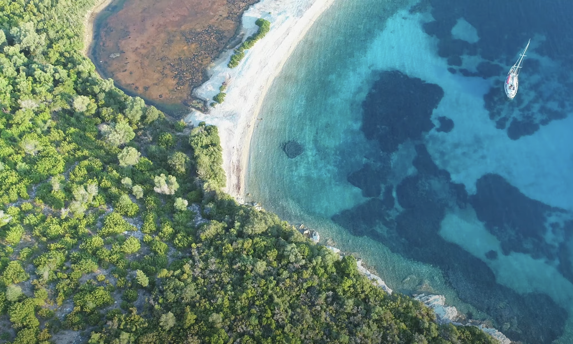 Διακοπές σε 3 μικροσκοπικά νησιά που μοιάζουν σαν να ξεπετάχτηκαν από ταινία του ‘60