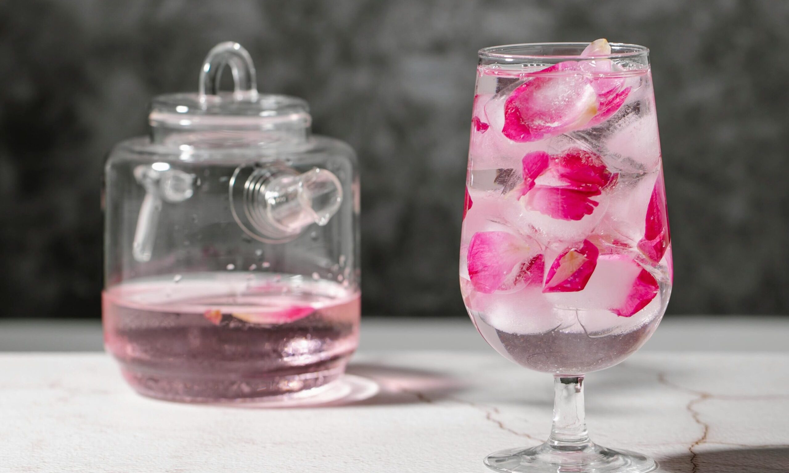 Τα καλύτερα beauty hacks με παγάκια το καλοκαίρι