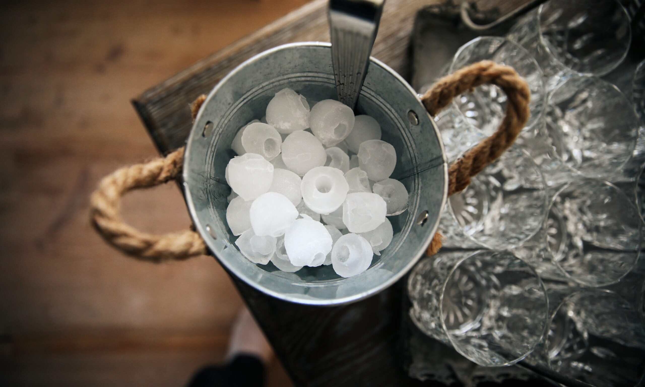 Πώς θα δροσίσεις οικονομικά το σπίτι σου με λίγα παγάκια
