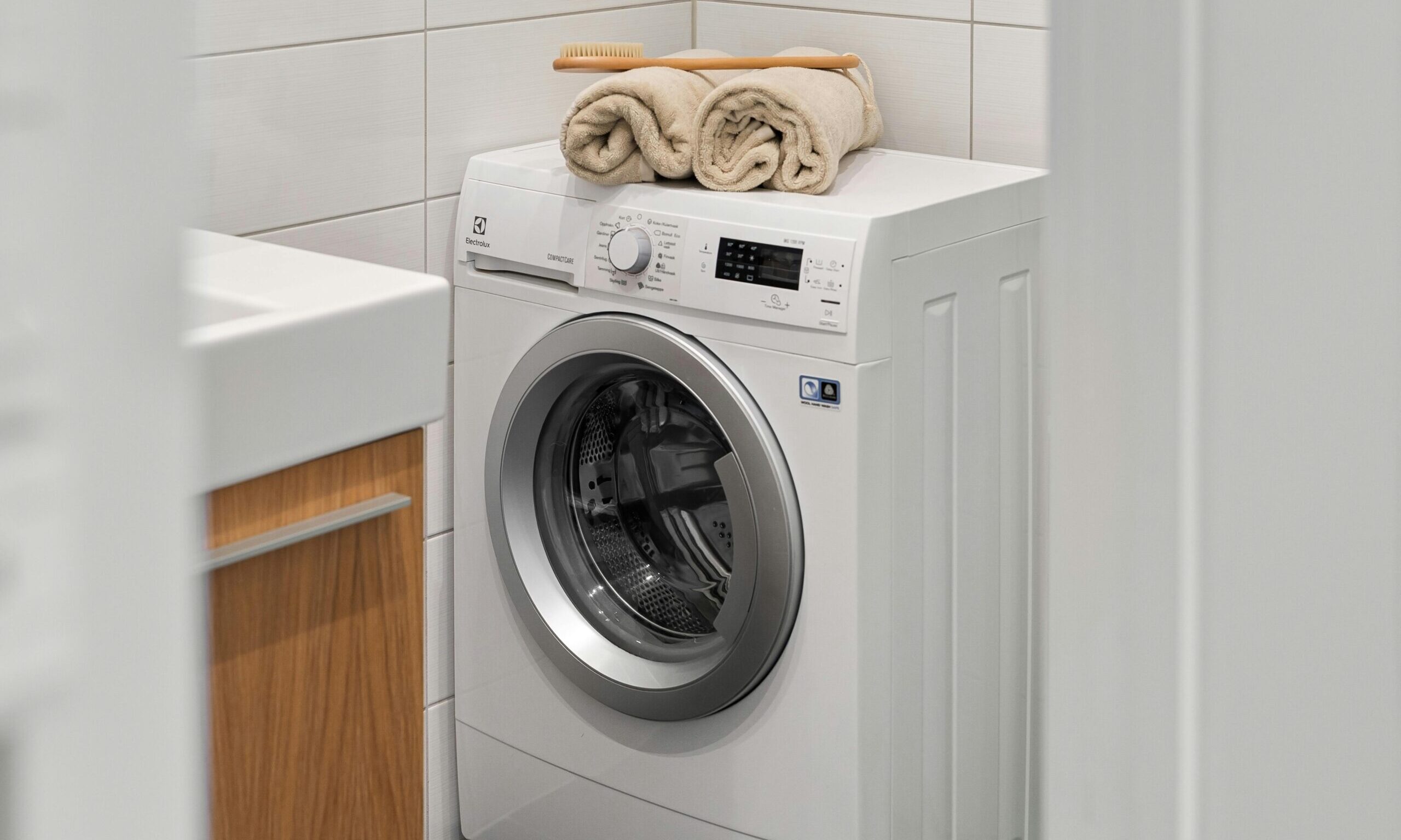 Το υλικό που δεν πρέπει ποτέ να βάζεις στο πλυντήριο ρούχων – Καταστρέφει τη συσκευή