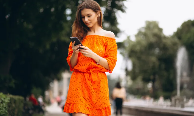 Το χρώμα που μας εξέπληξε και κυριαρχεί αυτό το καλοκαίρι