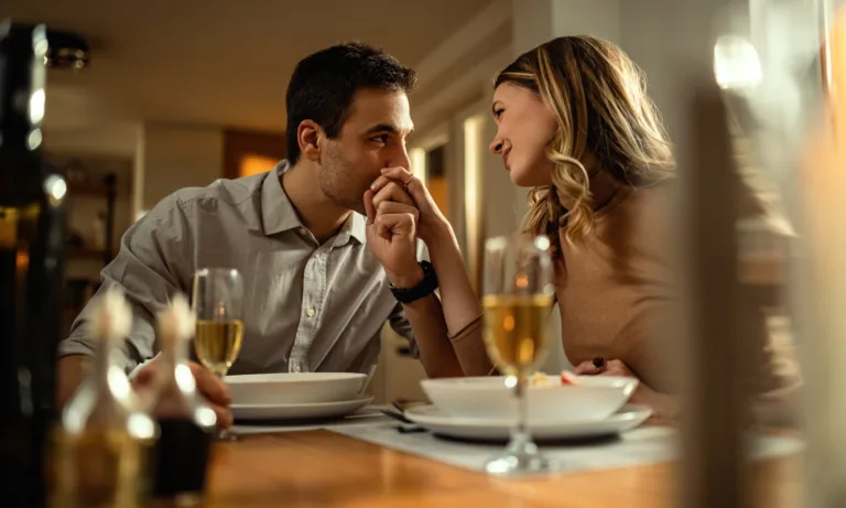 Οδηγός επιτυχίας για το πρώτο ραντεβού - 3 μυστικά για να θέλει να σε βλέπει ξανά και ξανά