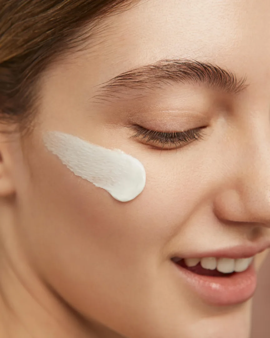 Skin minimalism: Η νέα τάση που λατρεύουν οι beauty editors