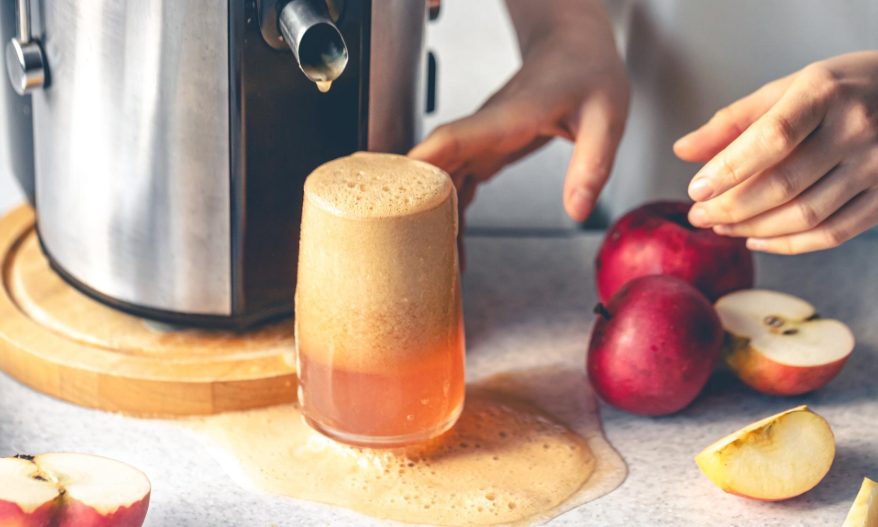 Συνταγή: Το απόλυτο smoothie μηλόπιτα είναι ό,τι πρέπει αν κάνεις δίαιτα