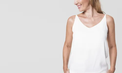French chic: Αυτό το top θα αναβαθμίσει κάθε outfit σου