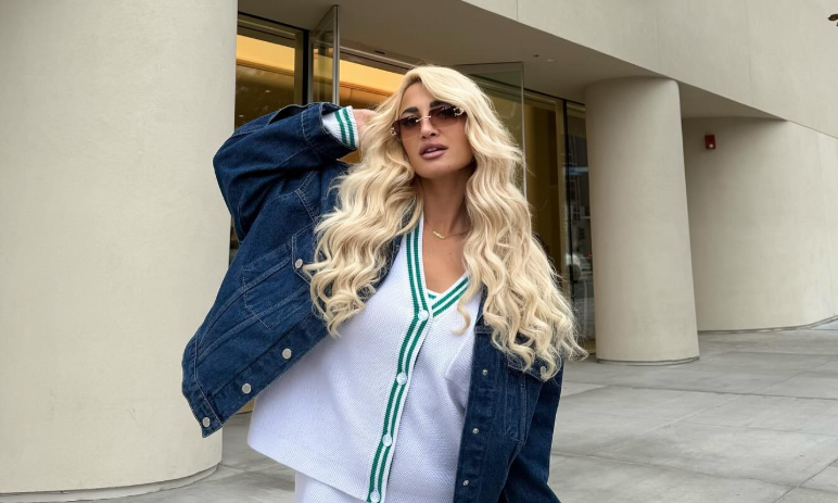 Ιωάννα Τούνη: Ποζάρει με ψάθινη τσάντα YSL 4.500 ευρώ  (Εικόνα)