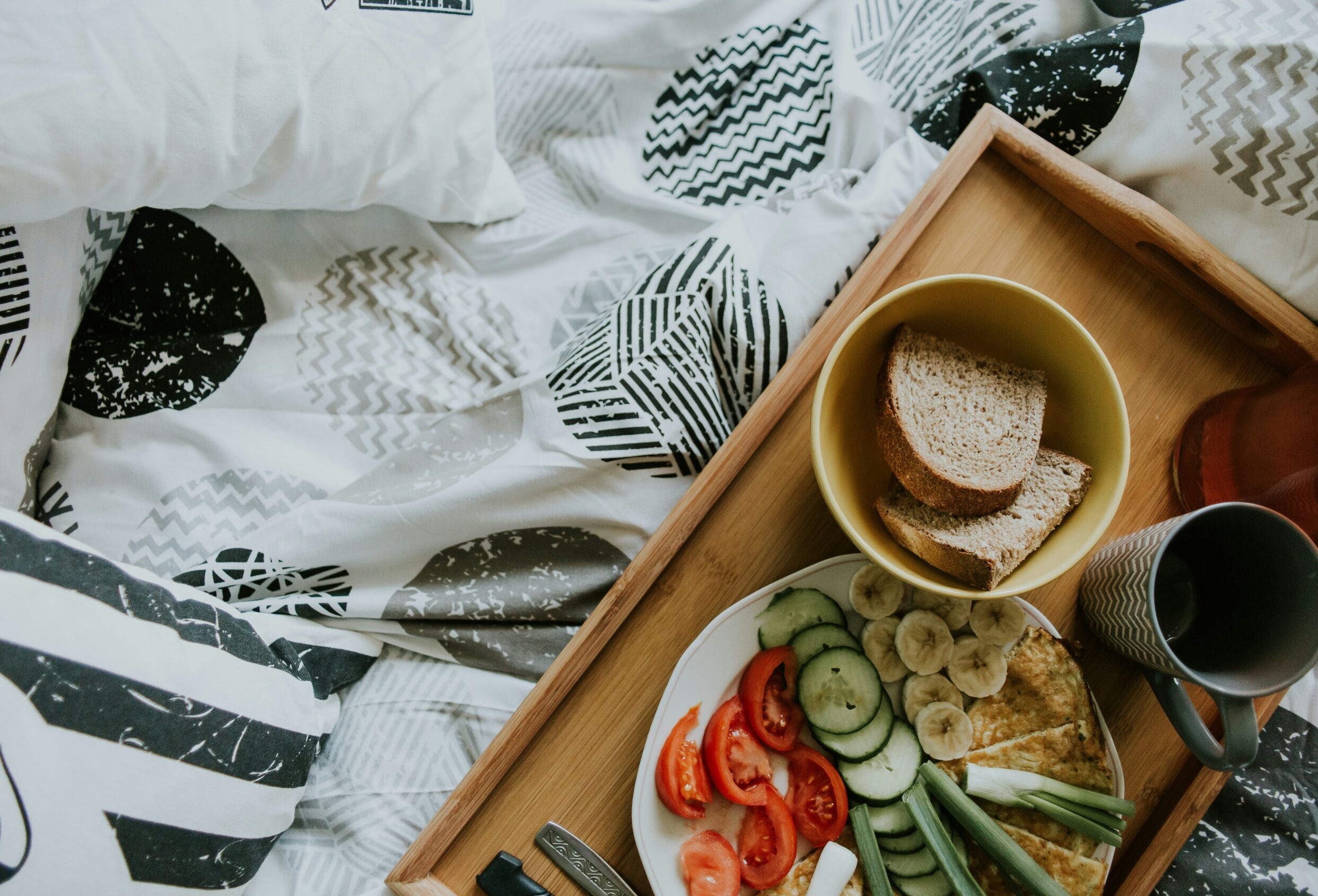 Καθηγητής Γεροντολογίας: Τι ώρα να τρως βραδινό για να ζήσεις περισσότερο