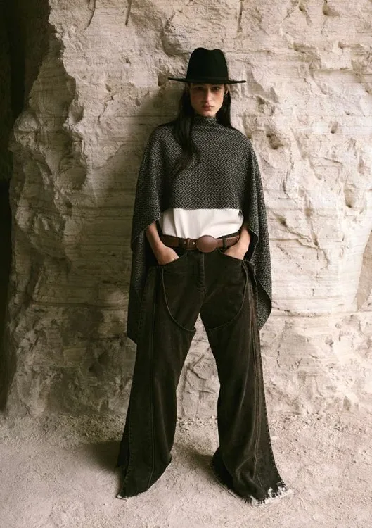 Η νέα συνεργασία της H&M με την Lorena Saravia αναδεικνύει την σύγχρονη προσέγγιση της σχεδιάστριας στην μεξικάνικη μόδα