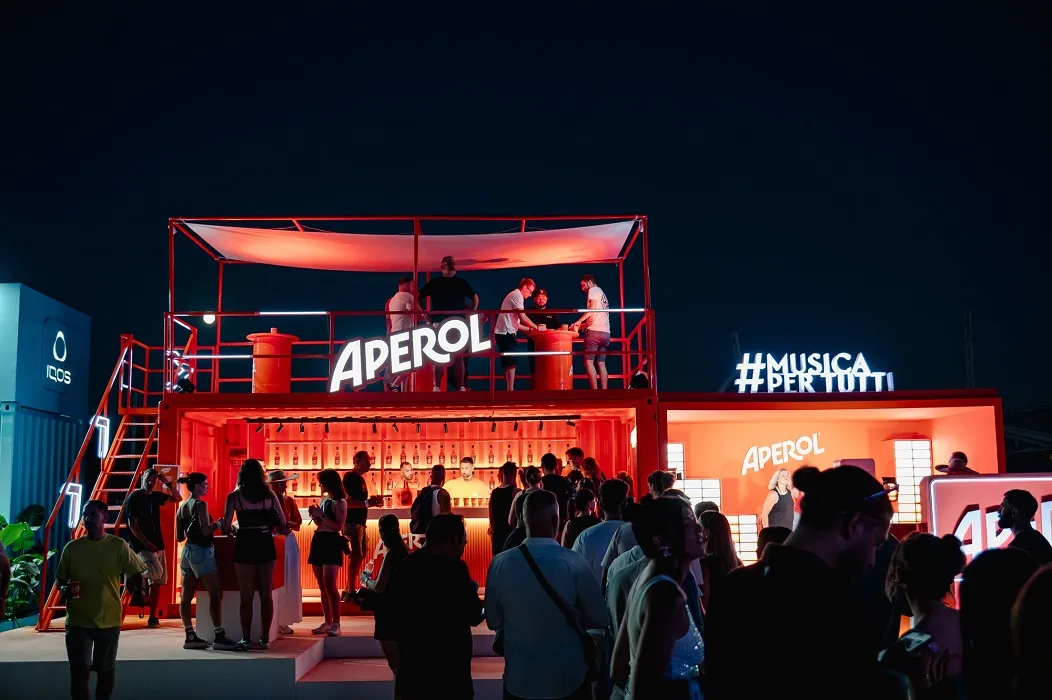 Το Aperol απογείωσε το Primer Music Festival 2025 με ένα μοναδικό drone show
