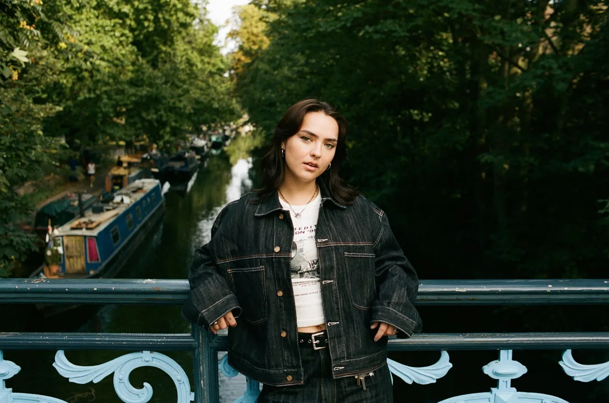 JENNA DOE - BERSHKA μια συνεργασία για να ανακαλύψεις την pop μουσική του μέλλοντος