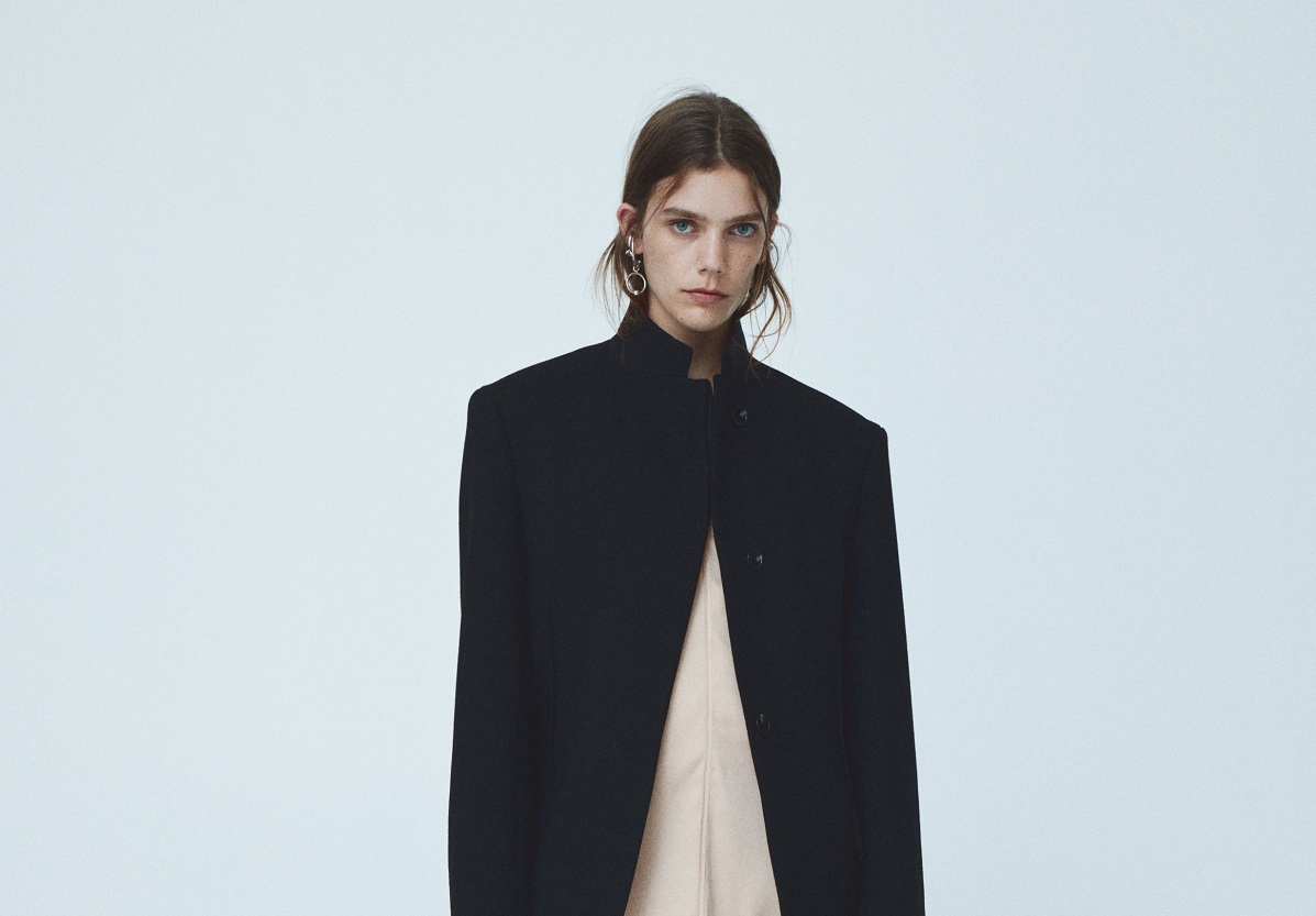 Η H&M STUDIO AW25 ισορροπεί ανάμεσα στον φουτουρισμό και τη νοσταλγία