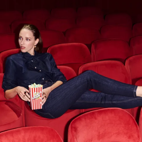 D SHOW : Η Stradivarius παρουσιάζει τη νέα denim συλλογή της για τη σεζόν Φθινόπωρο-Χειμώνας 2025
