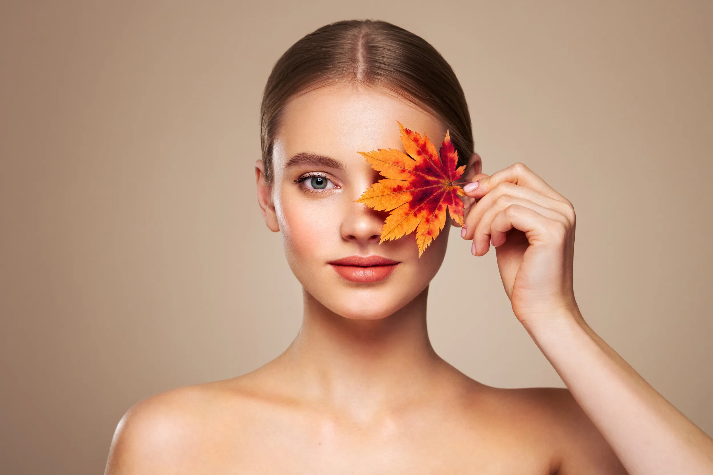 Από berry lips μέχρι natural looks αυτά είναι τα makeup trends του φθινοπώρου
