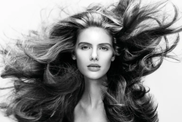 Η ZARA λανσάρει την πρώτη της συλλογή αφιερωμένη αποκλειστικά σε προϊόντα προ-στιλιζαρίσματος μαλλιών