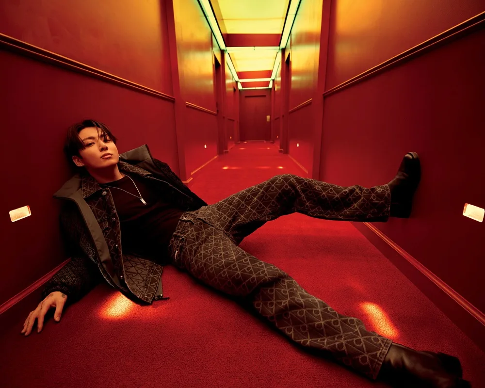 Η Calvin Klein παρουσιάζει τη νέα denim καμπάνια με πρωταγωνιστή τον Jung Kook των BTS