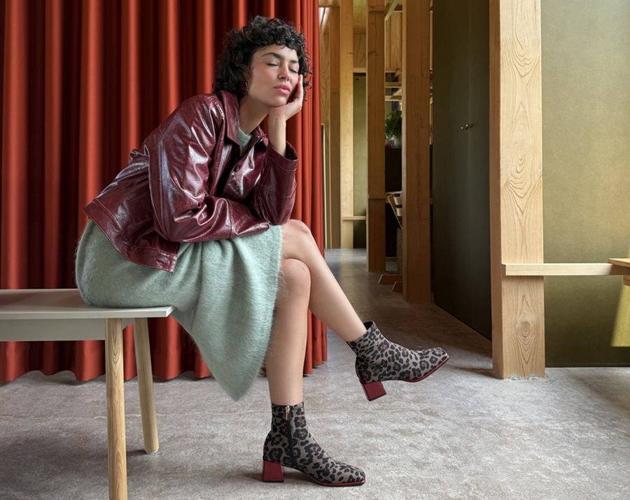 A PLACE BETWEEN: Η νέα καμπάνια GIOSEPPO WOMAN για τη σεζόν Φθινόπωρο/Χειμώνας 2025