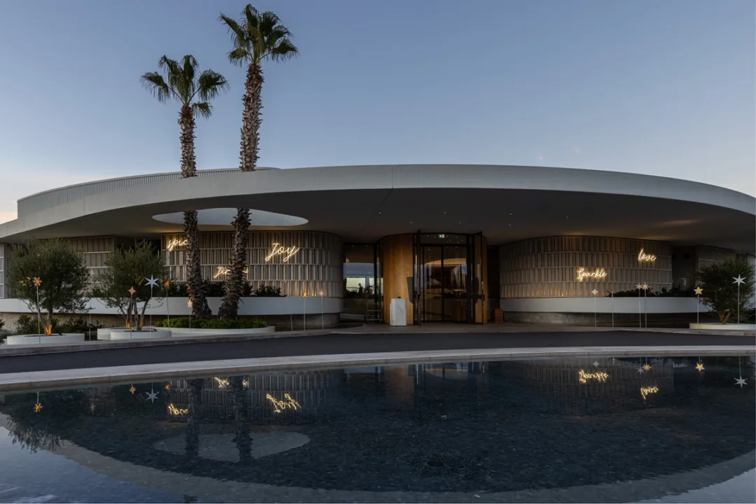 Η μαγεία των γιορτών ζωντανεύει στο ONE&ONLY AESTHESIS