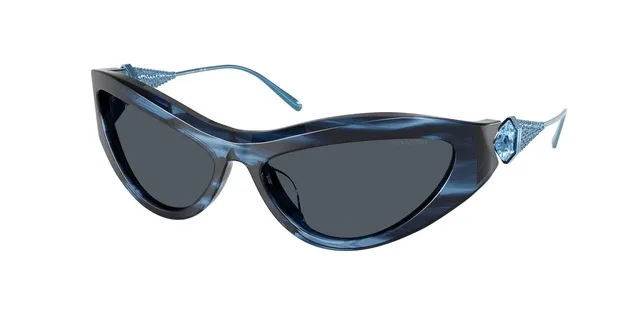 Η Swarovski παρουσιάζει τη συλλογή γυαλιών Φθινόπωρο/Χειμώνας 2025