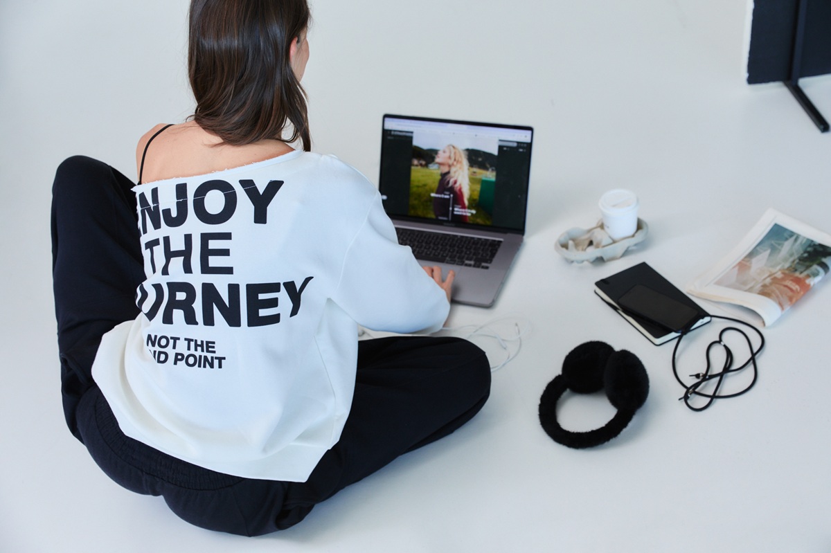 Stradivarius – OFF DUTY