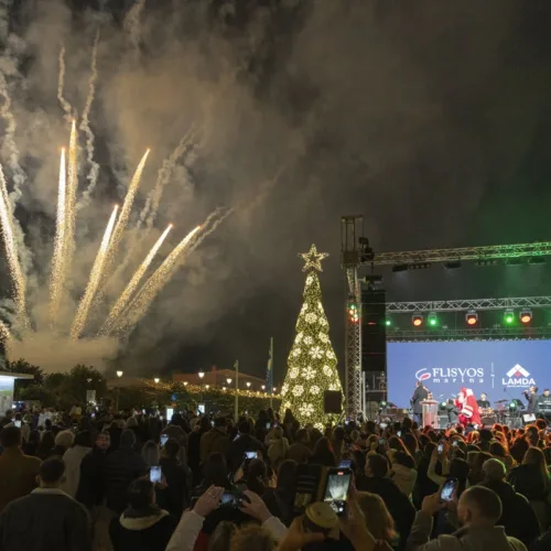 Μια λαμπερή βραδιά και ένας γιορτινός μήνας στη Μαρίνα Φλοίσβου