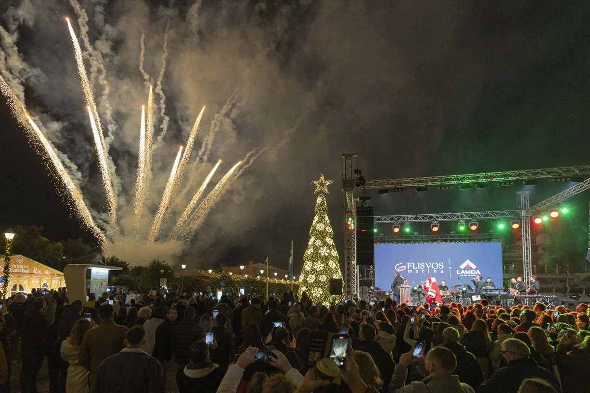 Μια λαμπερή βραδιά και ένας γιορτινός μήνας στη Μαρίνα Φλοίσβου