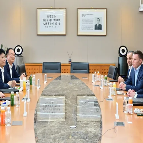 LG ΚΑΙ MERCEDES-BENZ εξετάζουν την ενίσχυση της συνεργασίας “ONE LG SOLUTION”