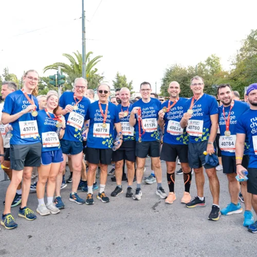 Περισσότεροι από 1000 δρομείς της Novo Nordisk Hellas έτρεξαν στον 42ο Αυθεντικό Μαραθώνιο Αθήνας για να «Αλλάξουν τον Σακχαρώδη Διαβήτη»