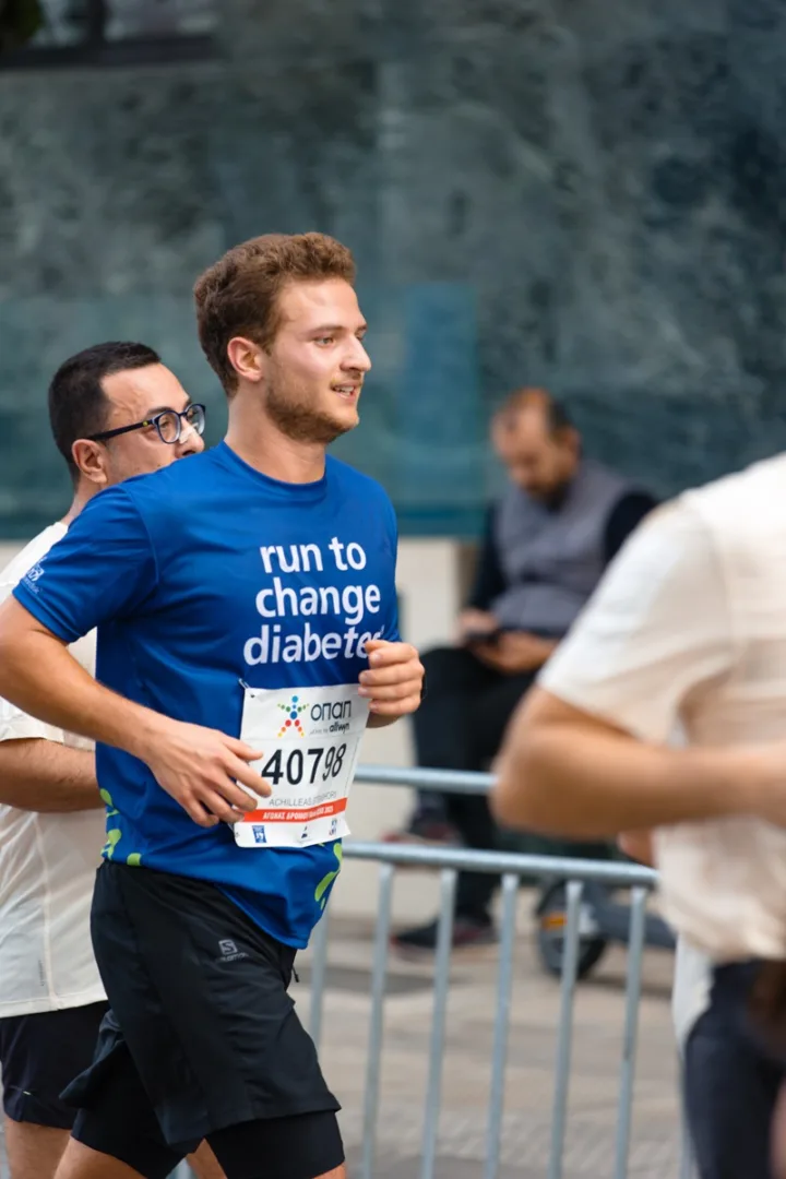 Περισσότεροι από 1000 δρομείς της Novo Nordisk Hellas έτρεξαν στον 42ο Αυθεντικό Μαραθώνιο Αθήνας για να «Αλλάξουν τον Σακχαρώδη Διαβήτη»