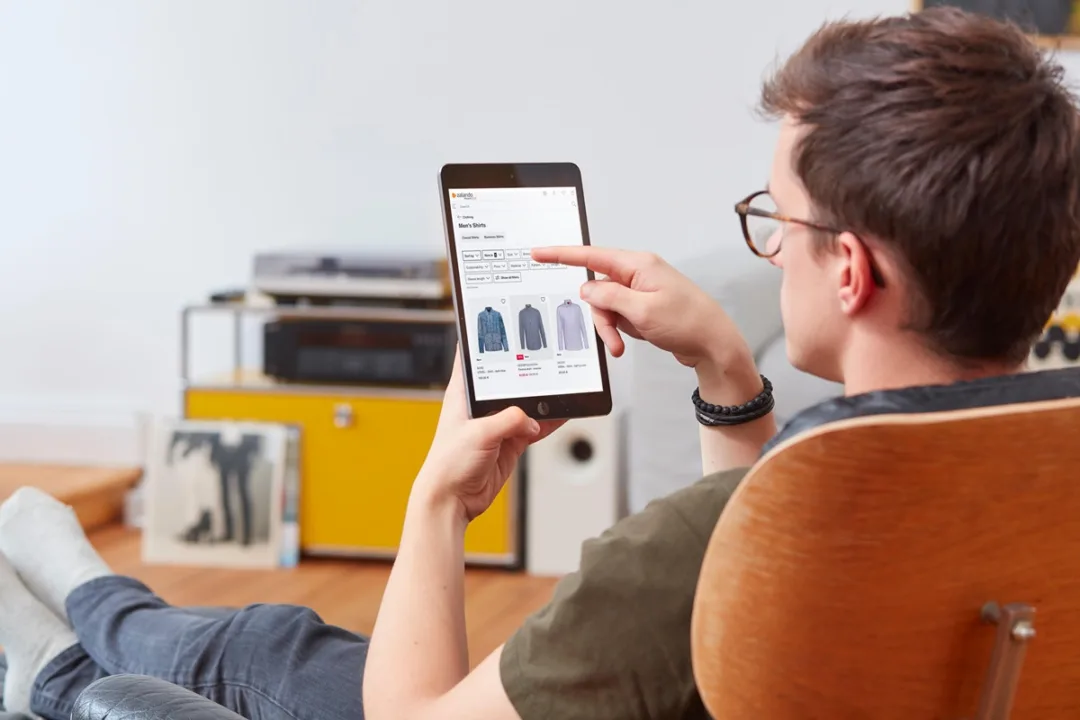 Η Zalando έφτασε στην Ελλάδα και συστήνει στους Έλληνες καταναλωτές μία νέα εποχή εξατομικευμένης μόδας και τεχνολογικής καινοτομίας