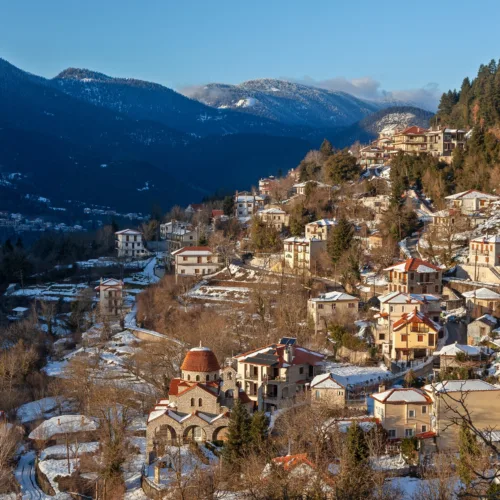 Ορεινή απόδραση στο Καρπενήσι για ζεστά και μαγικά Χριστούγεννα