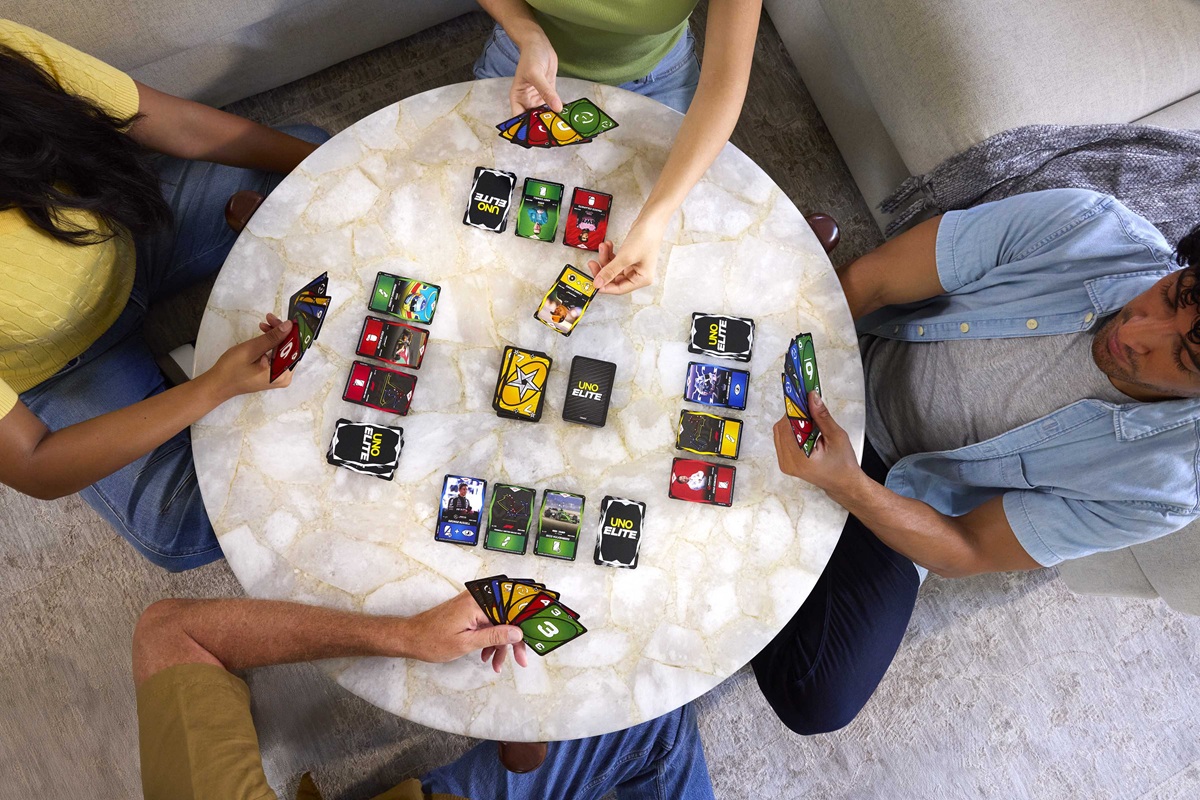UNO Elite F1:Η Mattel και η Formula 1 Ενώνουν τις Δυνάμεις τους λανσάροντας το Νέο UNO Elite για τους Φίλους των Αγώνων Ταχύτητας