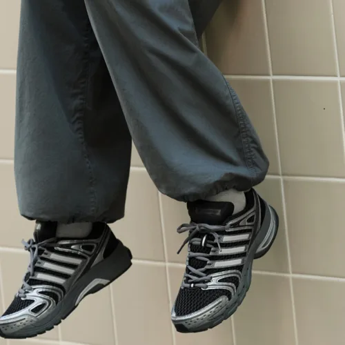 Η ADIDAS Επαναλανσάρει το αυθεντικό ADISTAR CONTROL 5