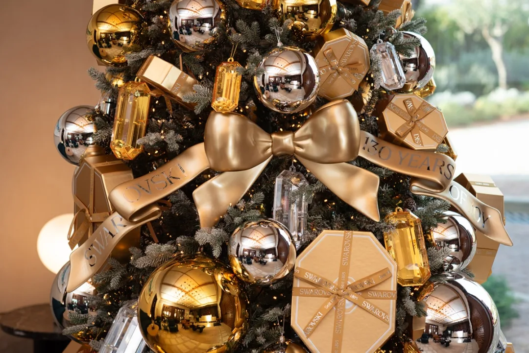 Η SWAROVSKI γεμίζει την Αθήνα με γιορτινό φως στο 91 Athens Riviera