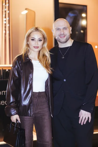 Dyson Live Window Activation στο Attica City Link: Μια πρωτοποριακή εμπειρία hairstyling στην καρδιά της Αθήνας