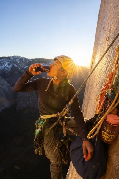 Η Red Bull αθλήτρια,Sasha DiGiulian, είναι η πρώτη γυναίκα που πραγματοποιεί ελεύθερη ανάβαση στη μεγαλύτερη διαδρομή του El Capitan