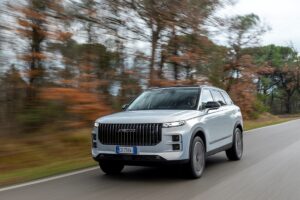 Η OMODA & JAECOO φέρνει το μοντέρνο design στη φωτογράφιση του GNTM