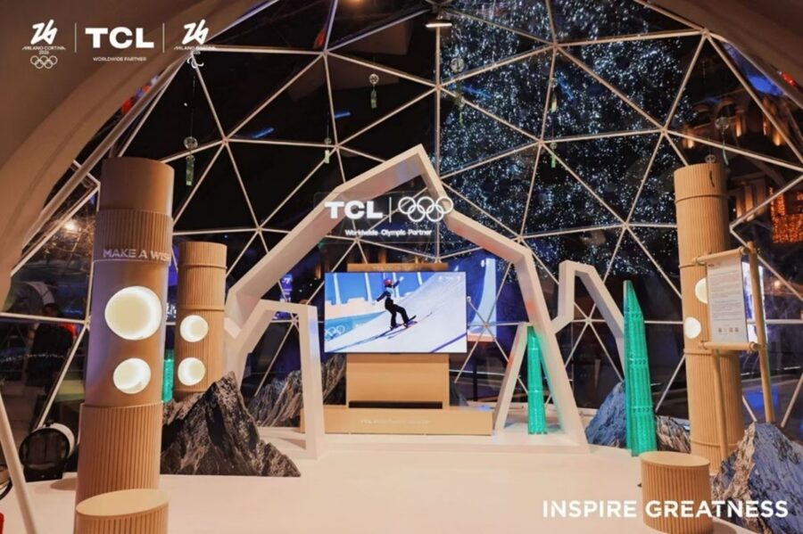 Η TCL παρουσιάζει την “Wishes for Greatness” Winter Wonderland με την Τελετή Φωταγώγησης του Χριστουγεννιάτικου Δέντρου στο Μιλάνο