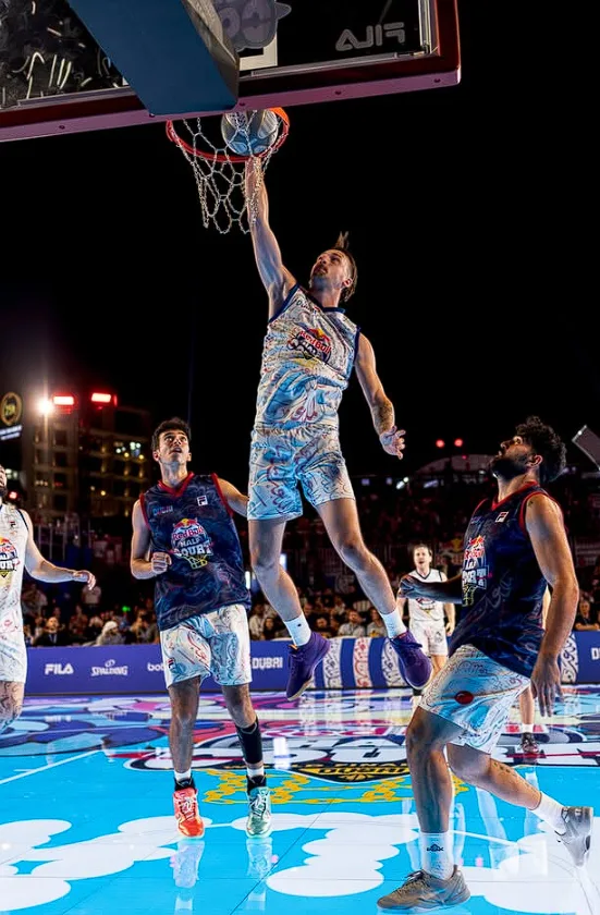 Η Αίγυπτος και η Ιαπωνία στέφθηκαν Πρωταθλήτριες καθώς οι Παγκόσμιοι Τελικοί του Red Bull Half Court φώτισαν το Ντουμπάι