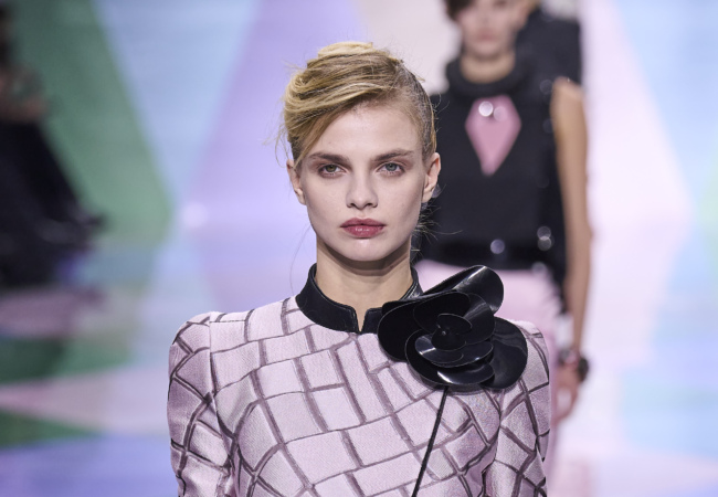 Ρόμβοι κατέκλυσαν το show του Giorgio Armani Privé στο Fashion Week SS'23